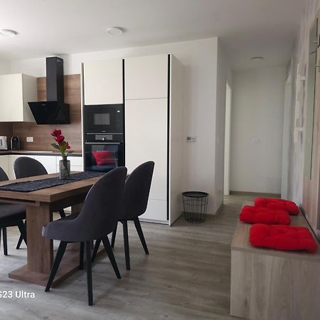 Prima Countryside Apartments Zirovnica Kültér fotó