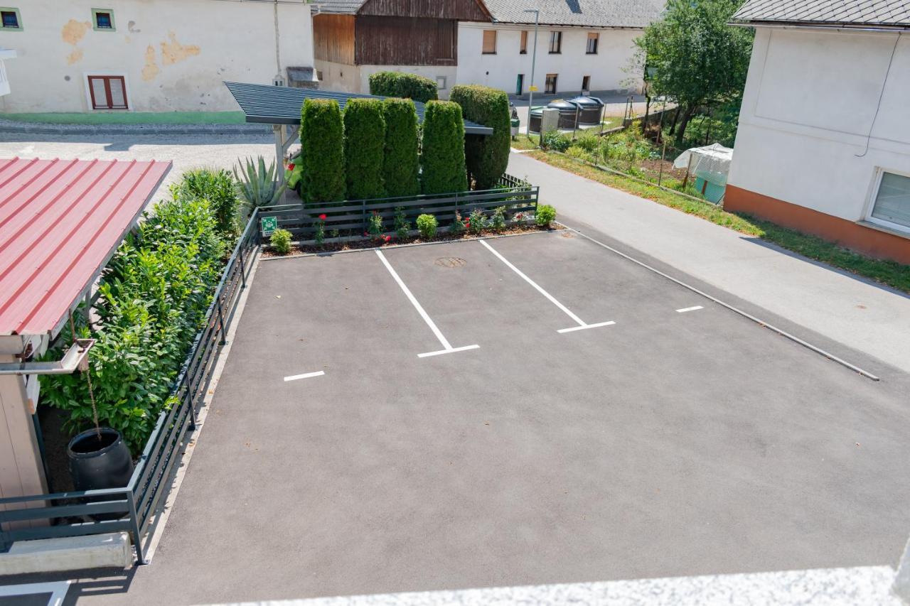 Prima Countryside Apartments Zirovnica Kültér fotó
