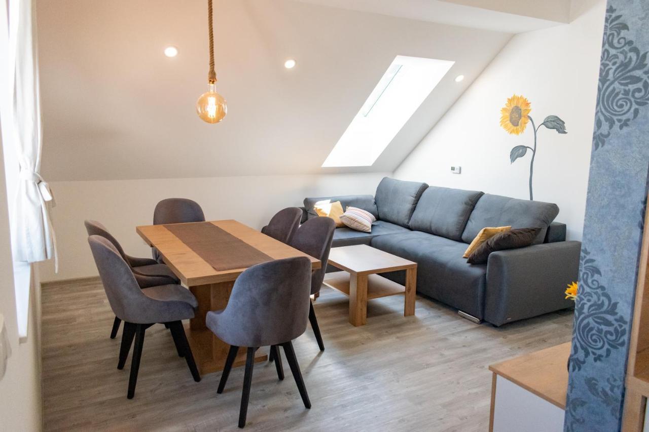 Prima Countryside Apartments Zirovnica Kültér fotó