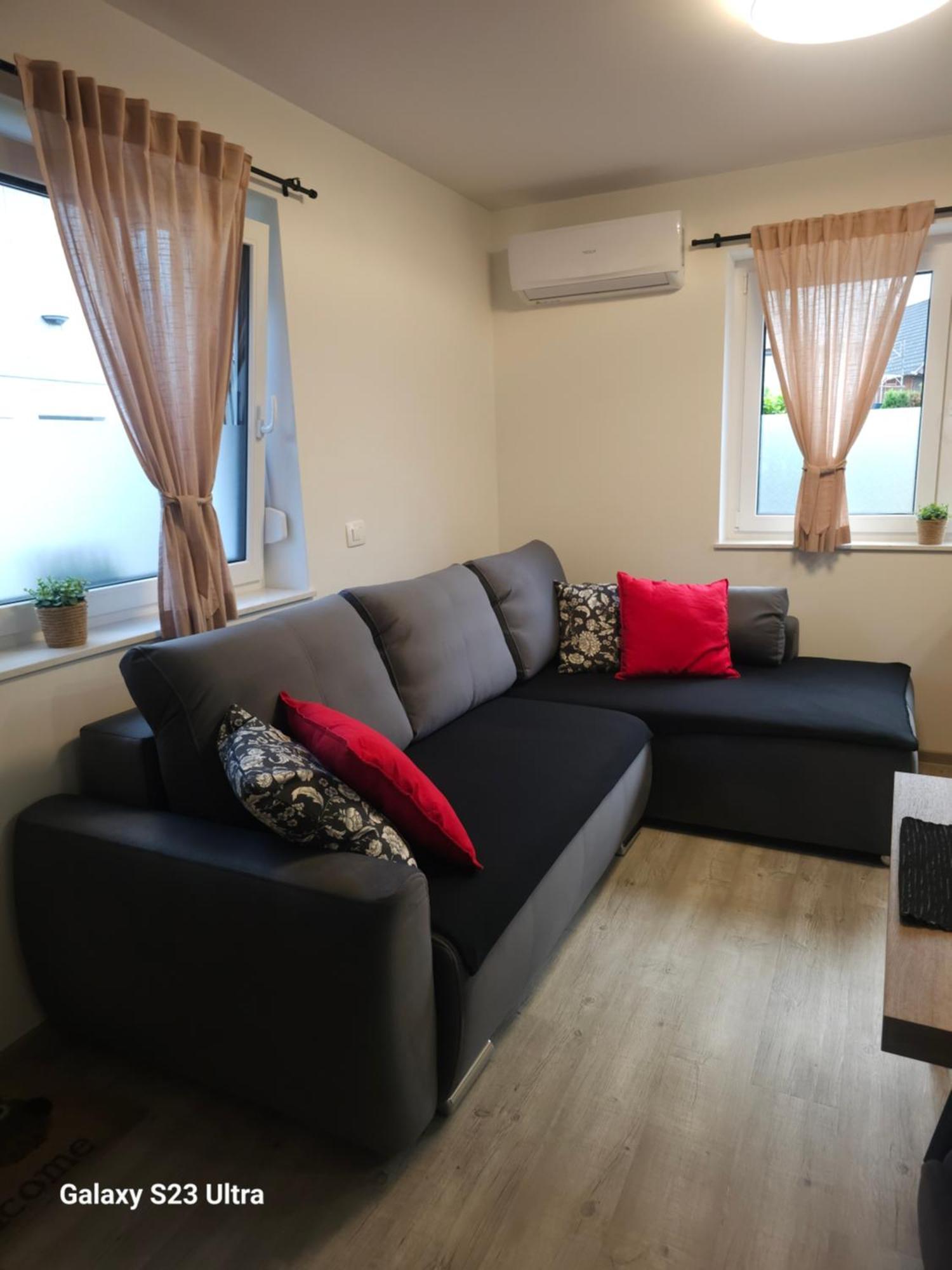 Prima Countryside Apartments Zirovnica Szoba fotó